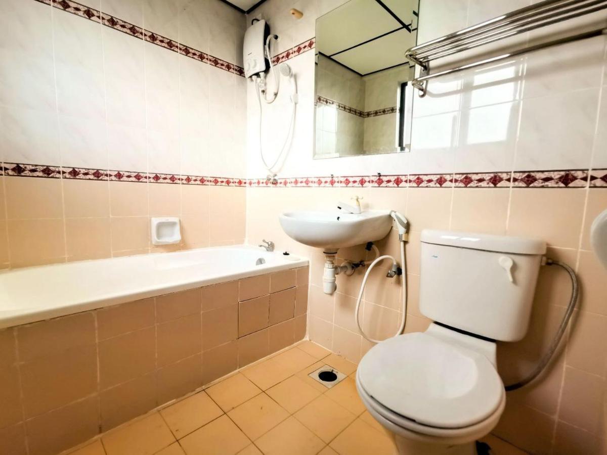 Dsavoy AFamosa Melaka Apartamento Exterior foto